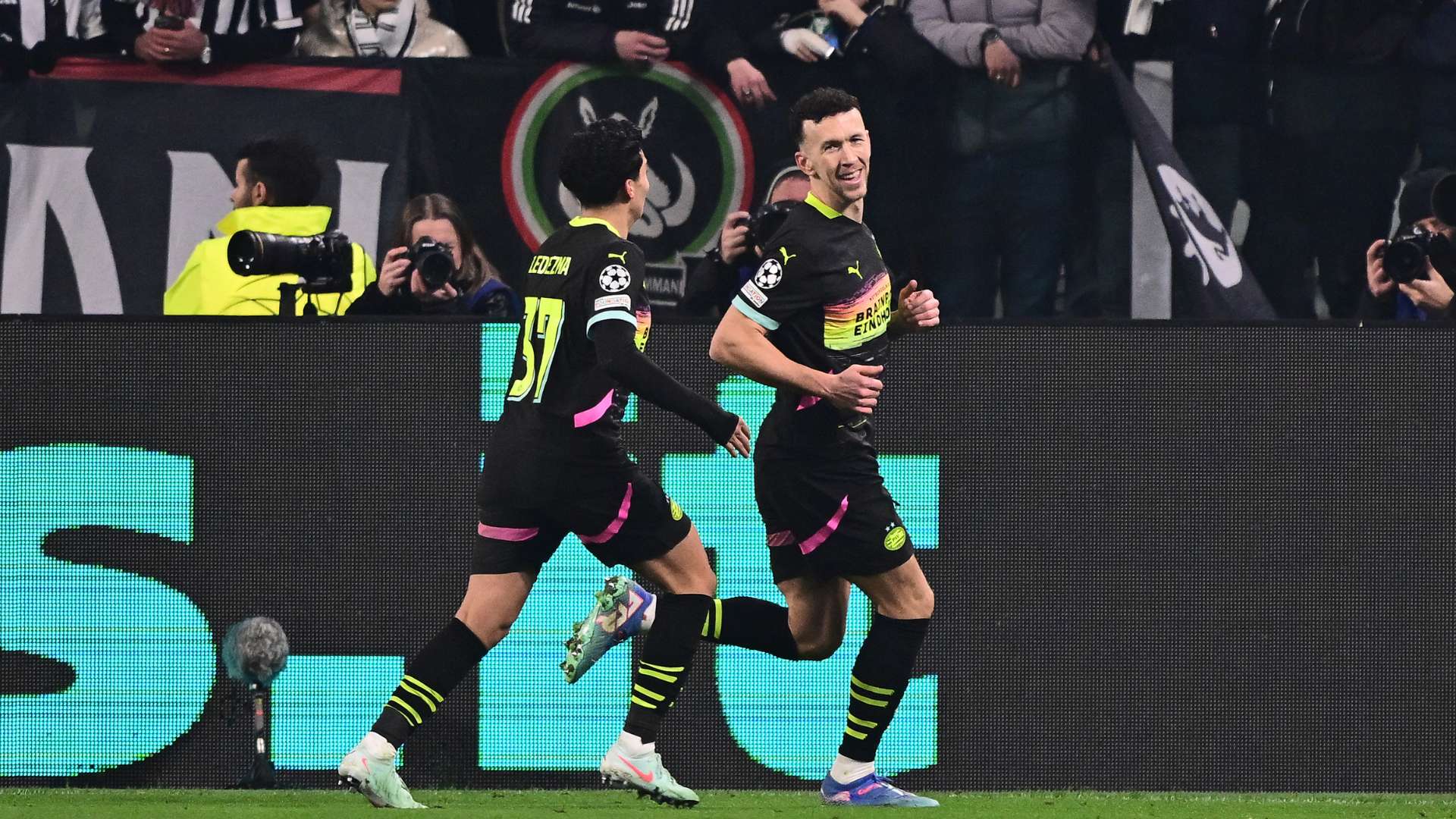 特朗普政府就阻止有关废除“出生公民权”行政命令的裁决提出上诉.