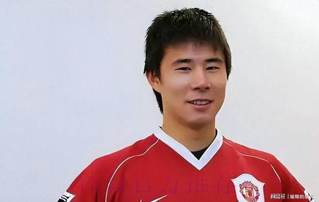 前国脚董方卓怒怼网友：全亚洲有几个去曼联踢球的？ 引发外界热议